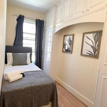 Amazing New House In London Hotel Eksteriør billede