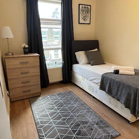 Amazing New House In London Hotel Eksteriør billede