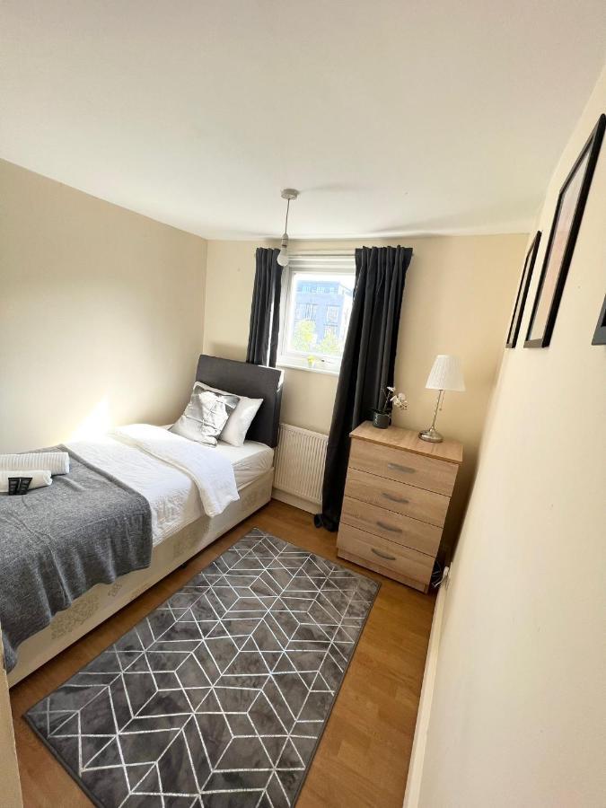 Amazing New House In London Hotel Eksteriør billede