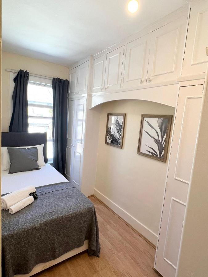 Amazing New House In London Hotel Eksteriør billede