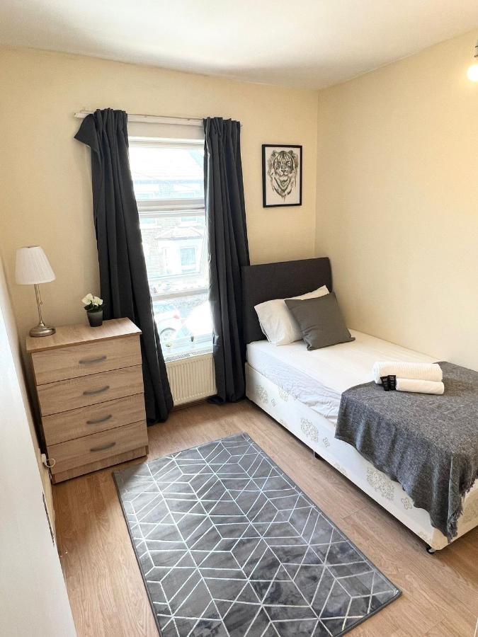 Amazing New House In London Hotel Eksteriør billede
