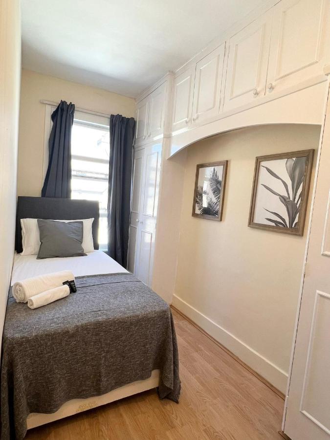 Amazing New House In London Hotel Eksteriør billede