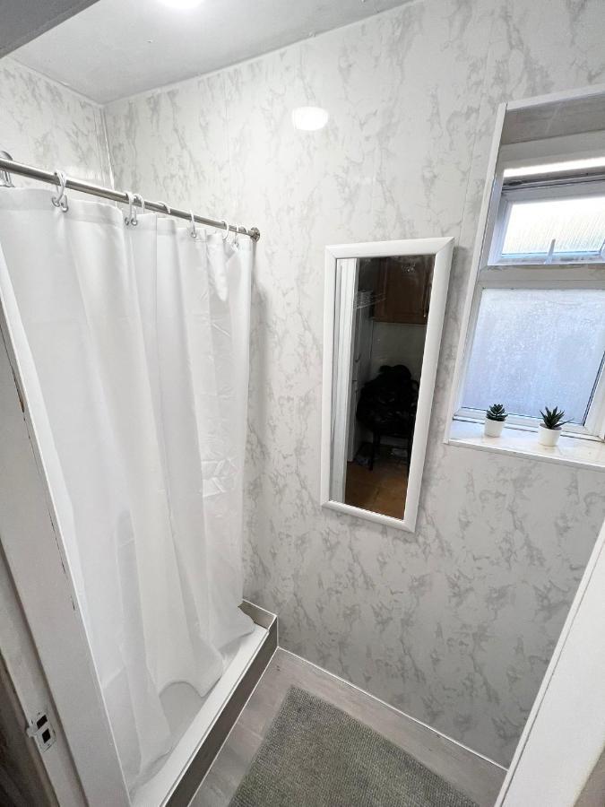 Amazing New House In London Hotel Eksteriør billede