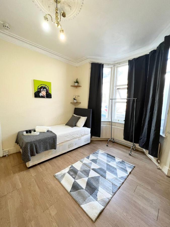 Amazing New House In London Hotel Eksteriør billede