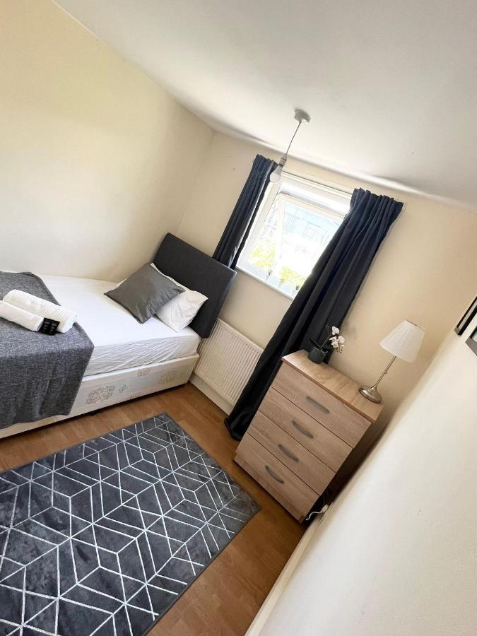 Amazing New House In London Hotel Eksteriør billede